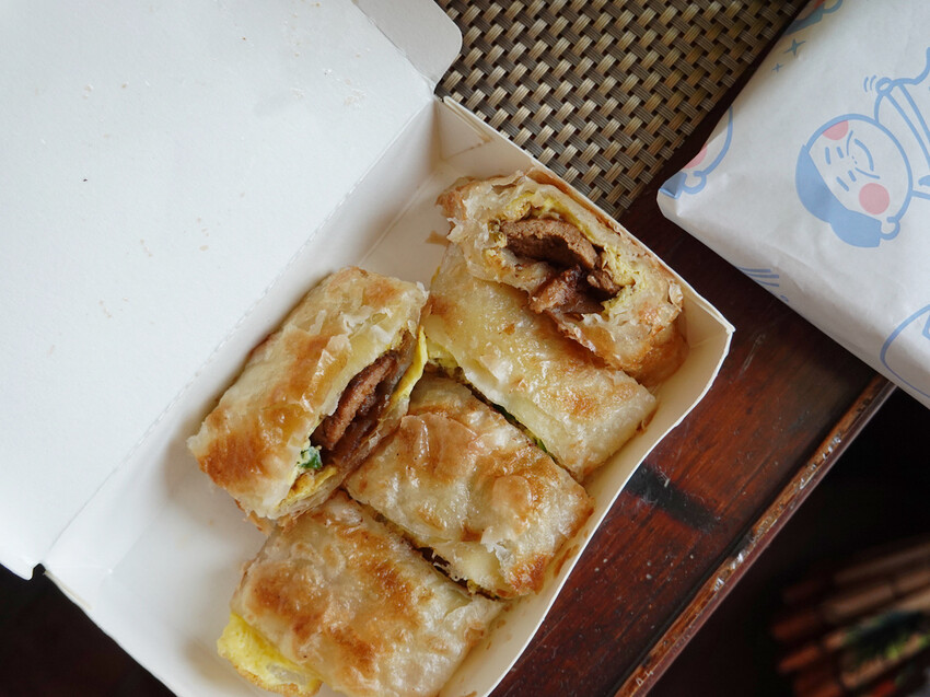 新北新店—飽腹｜睡到自然醒的週末 享受被柔軟吐司和厚實蛋餅療癒的一天｜寶興路