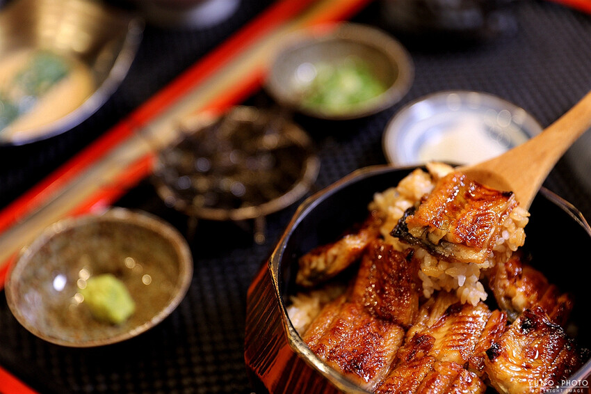 台中市西區饕客私藏！直火炭燒鰻魚肥美入味 鹹甜滋味絕對是最好吃的鰻魚飯之一｜一鰻鰻魚飯(台中西區鰻魚飯)