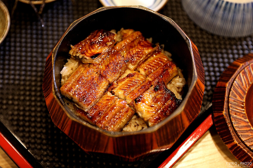 台中市西區饕客私藏！直火炭燒鰻魚肥美入味 鹹甜滋味絕對是最好吃的鰻魚飯之一｜一鰻鰻魚飯(台中西區鰻魚飯)