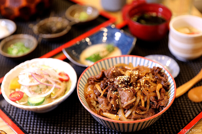台中市西區饕客私藏！直火炭燒鰻魚肥美入味 鹹甜滋味絕對是最好吃的鰻魚飯之一｜一鰻鰻魚飯(台中西區鰻魚飯)