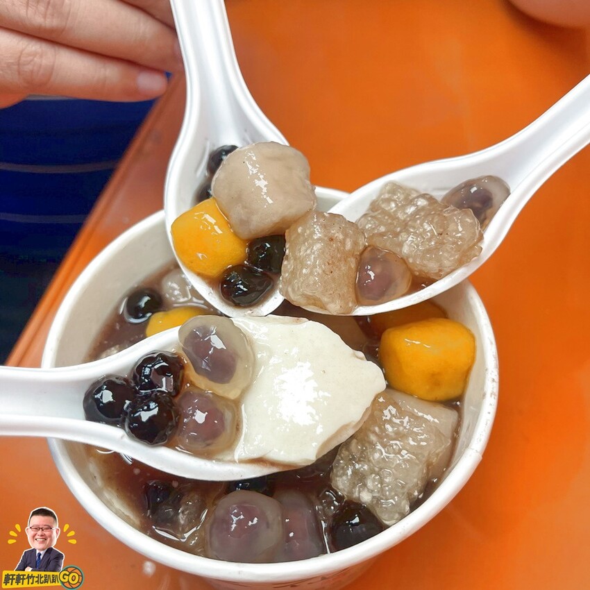 竹北美食｜秀蘭豆花。當日手工現磨豆花.精選食材熬煮湯品 CP值爆表料多到快滿出來！ - 軒軒竹北趴趴GO！(林祺軒)