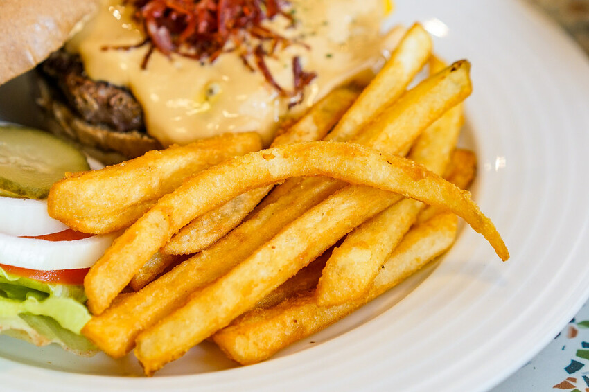 板橋大份量美式火烤漢堡，可以客製個人專屬漢堡，還有全天候豪華早午餐│板橋美食推薦│捷運新埔站 │【Stan &