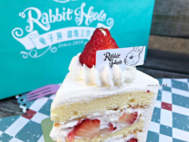 【台中 西區】兔子洞甜點工作室🐇🐇🐇台中耳熟能詳的法式甜點工作室，陳設甜美夢幻，甜點種類多變，午茶約會或是訂購節日蛋糕的好選擇😋