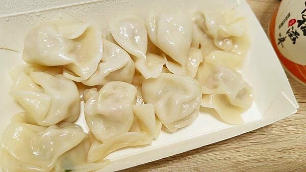 【樹林美食】3元水餃｜樹林夜市必吃美食！一顆水餃只要３元，人潮幾乎不中斷的爆人氣水餃店