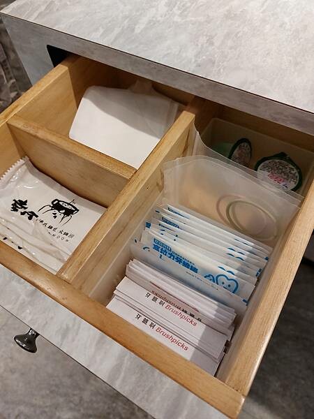 新北新莊｜新開幕【幸月港式雞煲．火鍋】招牌起司雞鍋跟麻辣雞鍋,一鍋兩種吃法同時滿足