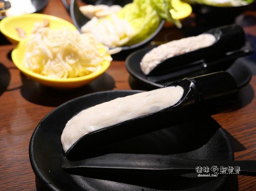 桃園市美食【香港新幹綫火鍋】港式平價個人/鴛鴦│特推香菜皮蛋鍋底│平板點餐&雙軌自動送餐系統 - 德妹看新世界