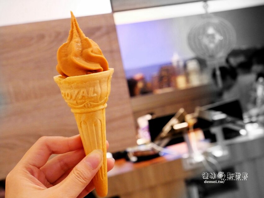 桃園市美食【香港新幹綫火鍋】港式平價個人/鴛鴦│特推香菜皮蛋鍋底│平板點餐&雙軌自動送餐系統 - 德妹看新世界