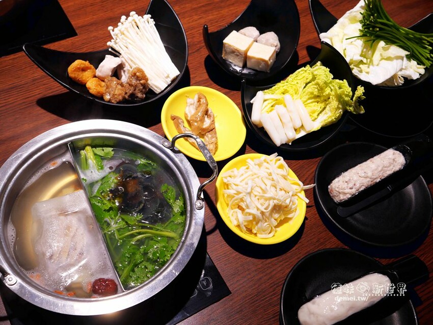 桃園市美食【香港新幹綫火鍋】港式平價個人/鴛鴦│特推香菜皮蛋鍋底│平板點餐&雙軌自動送餐系統 - 德妹看新世界