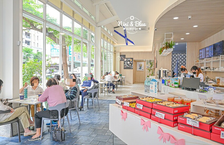 台中母親節蛋糕推薦,永遠18歲蛋糕、粉紅泡泡冰淇淋蛋糕