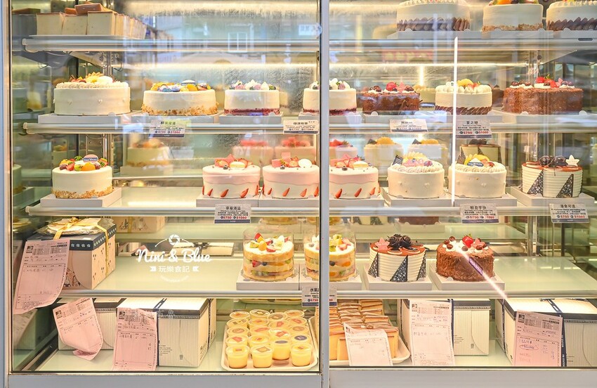 台中母親節蛋糕推薦,永遠18歲蛋糕、粉紅泡泡冰淇淋蛋糕