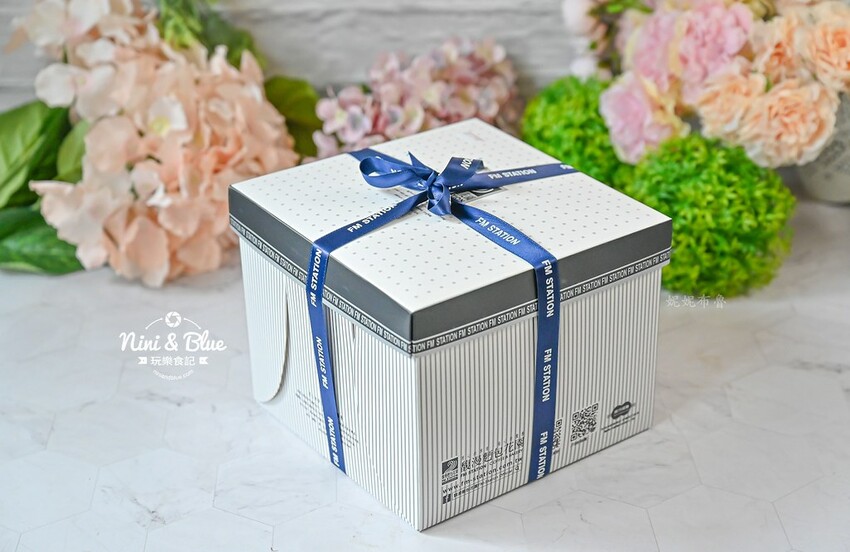 台中母親節蛋糕推薦,永遠18歲蛋糕、粉紅泡泡冰淇淋蛋糕