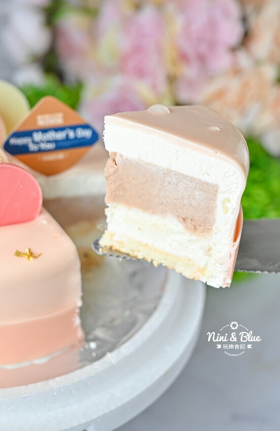 台中母親節蛋糕推薦,永遠18歲蛋糕、粉紅泡泡冰淇淋蛋糕