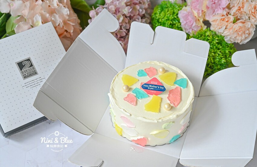 台中母親節蛋糕推薦,永遠18歲蛋糕、粉紅泡泡冰淇淋蛋糕