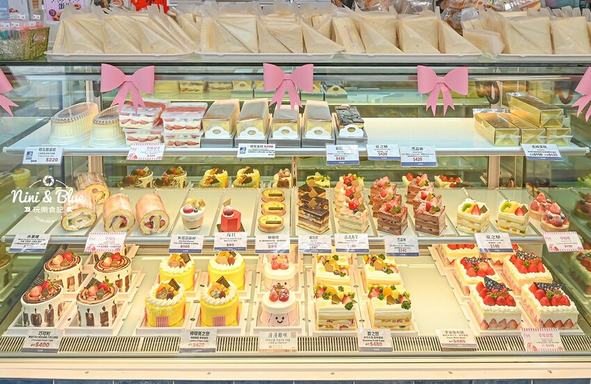 台中母親節蛋糕推薦,永遠18歲蛋糕、粉紅泡泡冰淇淋蛋糕