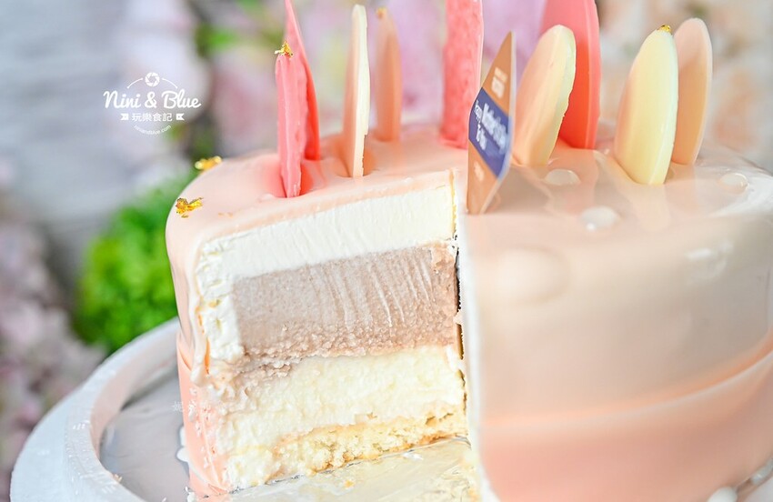 台中母親節蛋糕推薦,永遠18歲蛋糕、粉紅泡泡冰淇淋蛋糕