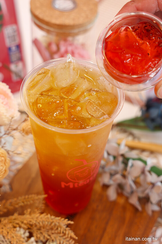 新開幕~全台首家把『維生素』、『膠原蛋白』、『葡萄糖胺』變成凍飲的手搖飲店!老字號飲料2代店推不一樣的創新飲品「MTEA茗茶園」凍飲專賣店2.0，夢幻低卡無負擔! @台南好Food遊
