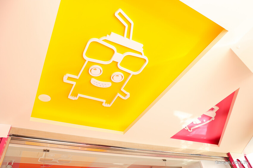 新開幕~全台首家把『維生素』、『膠原蛋白』、『葡萄糖胺』變成凍飲的手搖飲店!老字號飲料2代店推不一樣的創新飲品「MTEA茗茶園」凍飲專賣店2.0，夢幻低卡無負擔! @台南好Food遊