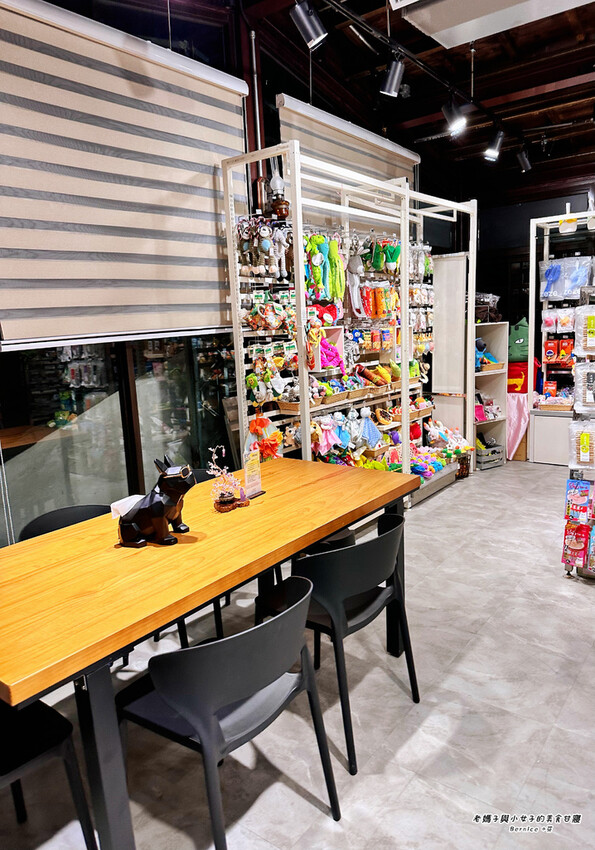 寵物點子 Pets Idea 輕食 烘焙/寵物用品 (寵物友善餐廳)(榕景時光生活園區內)(捷運東門站)(捷運古亭