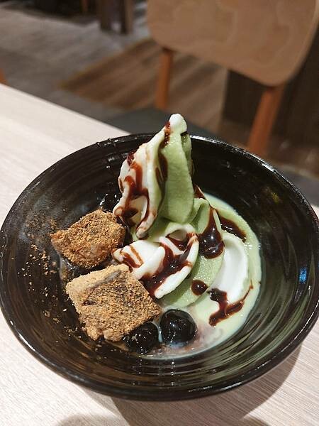 台北士林區｜【聚 日式鍋物】形象店新開幕!日式和風全新升級!肉肉瀑布跟湯底熊超吸睛