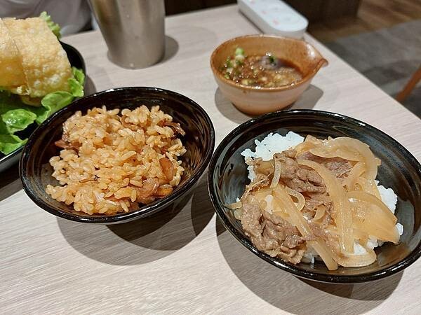 台北士林區｜【聚 日式鍋物】形象店新開幕!日式和風全新升級!肉肉瀑布跟湯底熊超吸睛