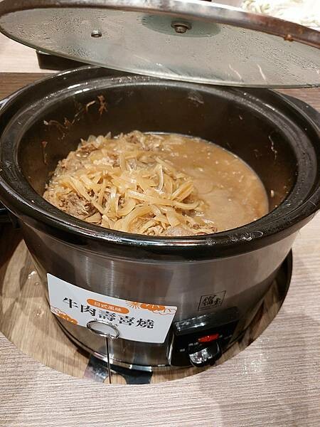 台北士林區｜【聚 日式鍋物】形象店新開幕!日式和風全新升級!肉肉瀑布跟湯底熊超吸睛