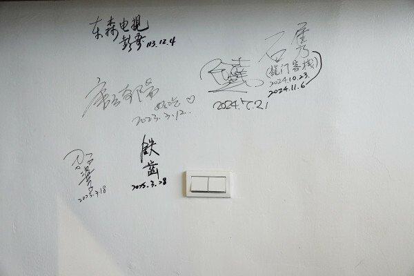 新北市萬里區有自己漁船、價格透明的活海鮮人氣王，不只萬里星巴克打卡！北海岸一日遊規劃萬里這家大益發活海鮮才是真正美食天堂