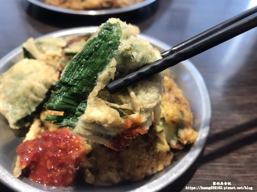 台北市大同區【台北大同區】迪化街大稻埕美食『蔡迪化街古早味蚵嗲』✖蚵嗲✖韭菜條✖台灣古早味美食~