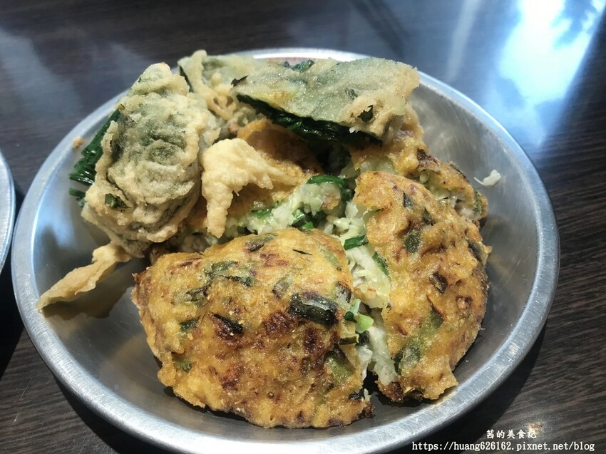 台北市大同區【台北大同區】迪化街大稻埕美食『蔡迪化街古早味蚵嗲』✖蚵嗲✖韭菜條✖台灣古早味美食~