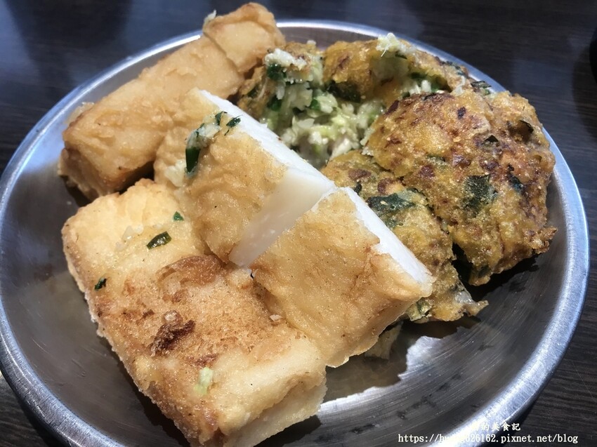 台北市大同區【台北大同區】迪化街大稻埕美食『蔡迪化街古早味蚵嗲』✖蚵嗲✖韭菜條✖台灣古早味美食~