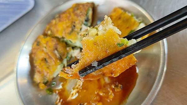 【台北美食】迪化街古早味蚵嗲|迪化街必吃美食之一,外皮酥脆的蚵嗲