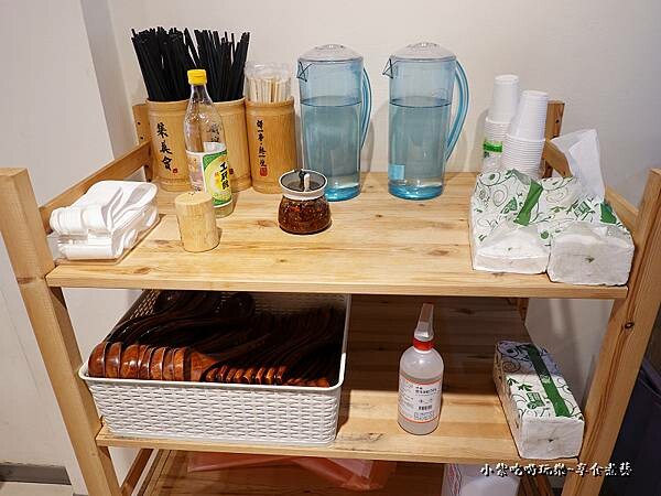 餐具醬料區-2023集英會牛肉麵國際店1.jpg