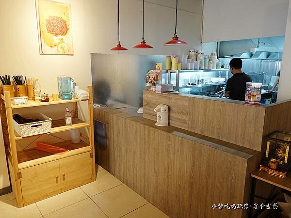 開放式廚房-集英會牛肉麵館國際店 (1).jpg
