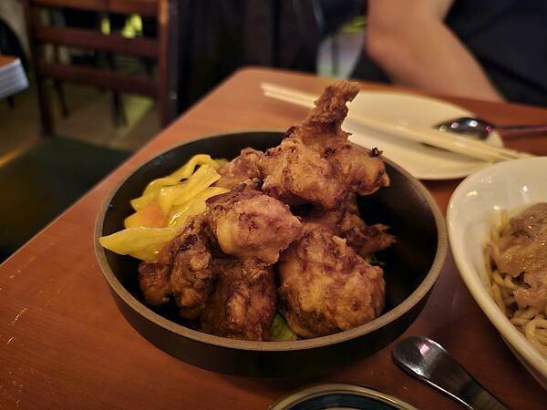 (胖樺食記) 台北中山區超推薦台式餐酒館「嗨啵嚕」/調酒好喝