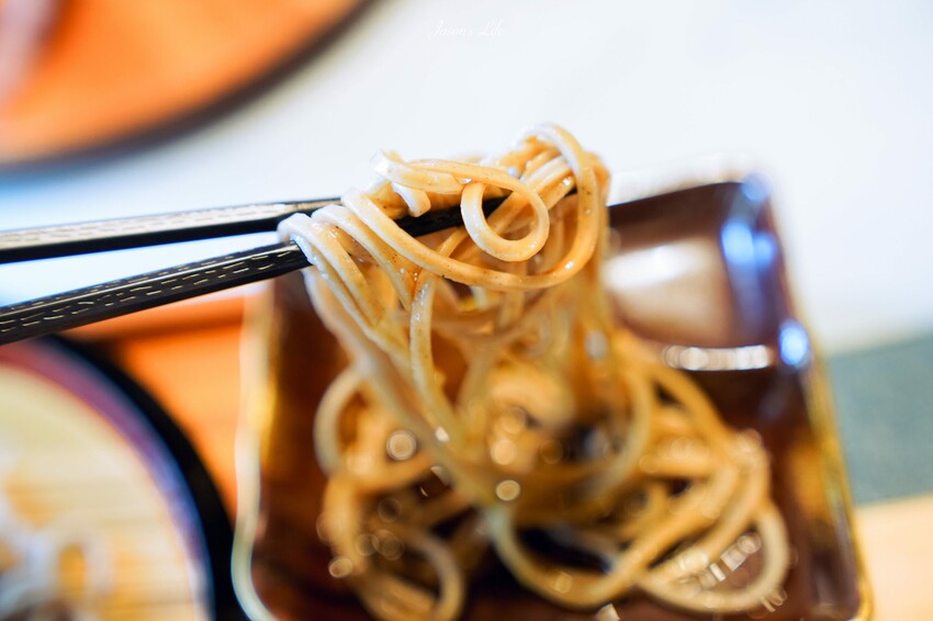 【台南新營│美食】弎弌和茗園。本田三一宅邸,80餘年日式老屋,榻榻米吃蕎麥冷麵,很有氛圍