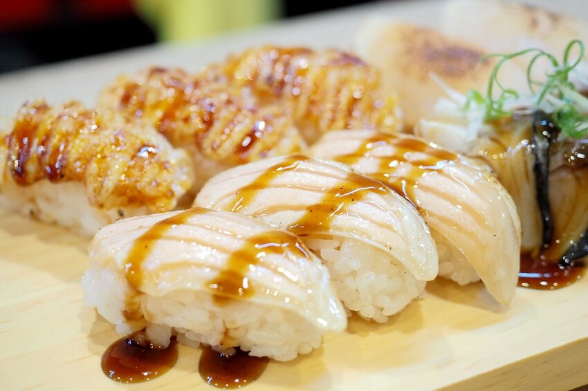 10貫壽司只要$250超划算,不用1張小朋友直接飽到天靈蓋.平價好吃又新鮮的日式壽司專賣店♥鮨之屋♥         新