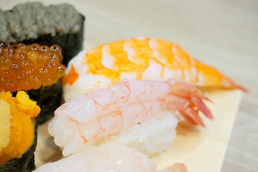 10貫壽司只要$250超划算,不用1張小朋友直接飽到天靈蓋.平價好吃又新鮮的日式壽司專賣店♥鮨之屋♥         新