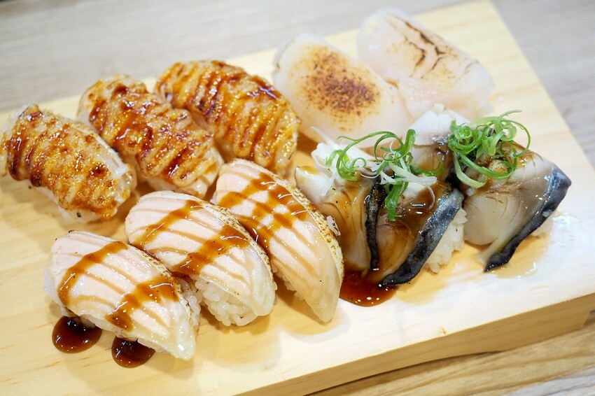 10貫壽司只要$250超划算,不用1張小朋友直接飽到天靈蓋.平價好吃又新鮮的日式壽司專賣店♥鮨之屋♥         新