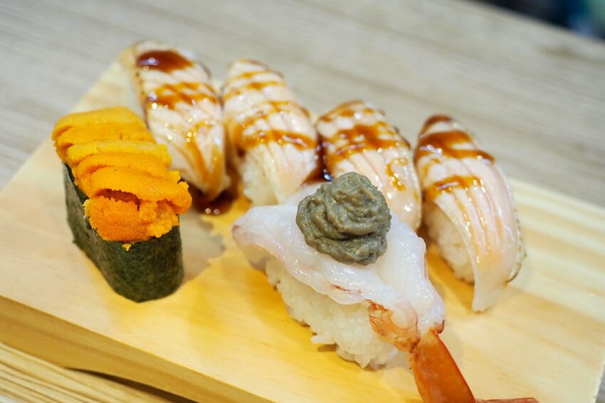 10貫壽司只要$250超划算,不用1張小朋友直接飽到天靈蓋.平價好吃又新鮮的日式壽司專賣店♥鮨之屋♥         新