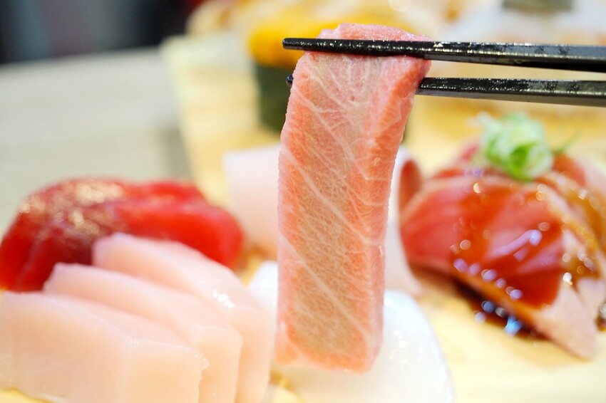 10貫壽司只要$250超划算,不用1張小朋友直接飽到天靈蓋.平價好吃又新鮮的日式壽司專賣店♥鮨之屋♥         新