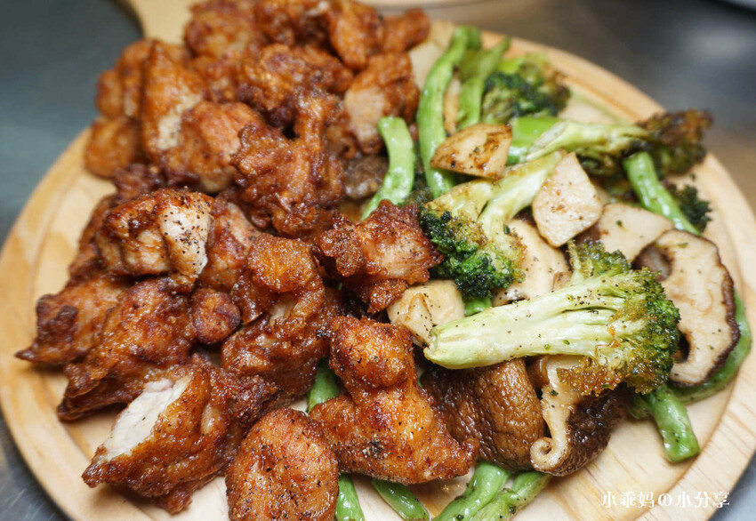 板橋鹹酥雞推薦【暖男炸雞 板橋店】辦公室下午茶、宵夜首選就是暖男啦!必點蒜香炸雞、焦糖炸雞!鮮嫩多汁超