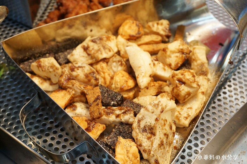 板橋鹹酥雞推薦【暖男炸雞 板橋店】辦公室下午茶、宵夜首選就是暖男啦!必點蒜香炸雞、焦糖炸雞!鮮嫩多汁超