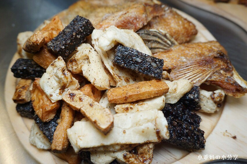 板橋鹹酥雞推薦【暖男炸雞 板橋店】辦公室下午茶、宵夜首選就是暖男啦!必點蒜香炸雞、焦糖炸雞!鮮嫩多汁超