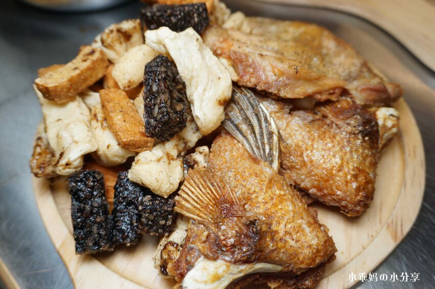 板橋鹹酥雞推薦【暖男炸雞 板橋店】辦公室下午茶、宵夜首選就是暖男啦!必點蒜香炸雞、焦糖炸雞!鮮嫩多汁超