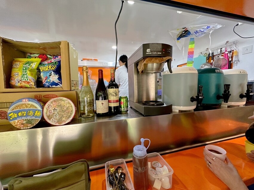 台北懶人豪華露營《趣兒Chill：藍鵲菲菲》一泊三食！清晨被日出美景、藍鵲叫聲喚醒，陽明山露營入住山林菲