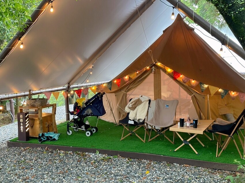 台北懶人豪華露營《趣兒Chill：藍鵲菲菲》一泊三食！清晨被日出美景、藍鵲叫聲喚醒，陽明山露營入住山林菲