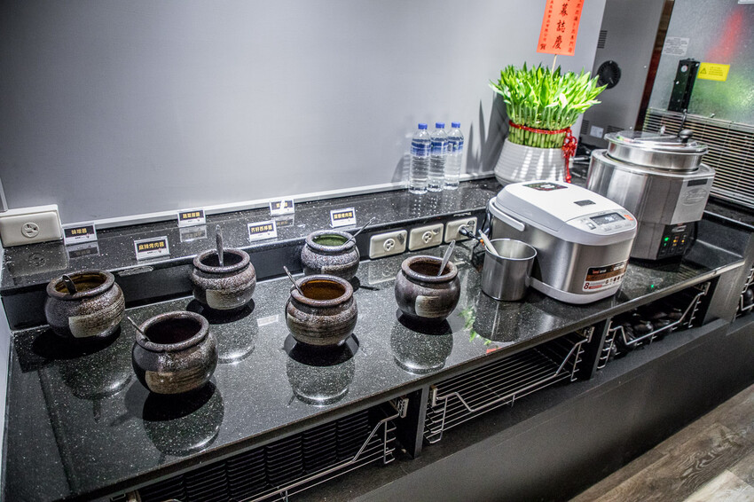 桃園【吃肉肉燒肉專門店】799元起頂級海陸食材+手搖飲34款無限暢飲