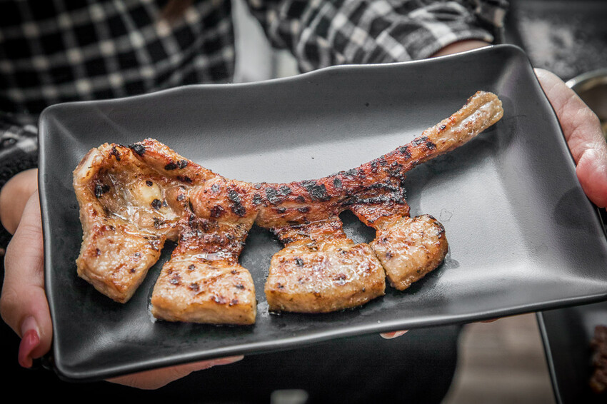 桃園【吃肉肉燒肉專門店】799元起頂級海陸食材+手搖飲34款無限暢飲