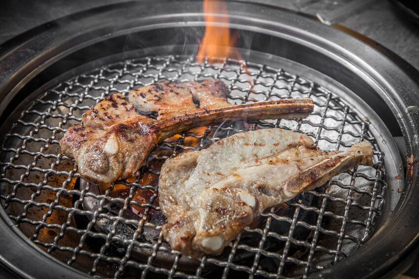 桃園【吃肉肉燒肉專門店】799元起頂級海陸食材+手搖飲34款無限暢飲