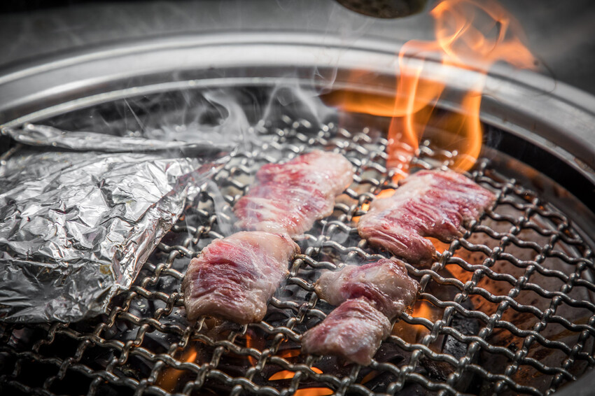 桃園【吃肉肉燒肉專門店】799元起頂級海陸食材+手搖飲34款無限暢飲