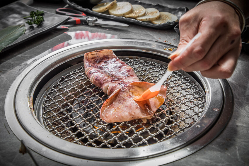 桃園【吃肉肉燒肉專門店】799元起頂級海陸食材+手搖飲34款無限暢飲